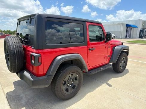 Used 2025 Jeep Wrangler Sport AWD/4WD image 7
