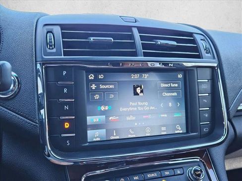 Used 2020 Lincoln Continental Reserve w/ Luxury Package image 18