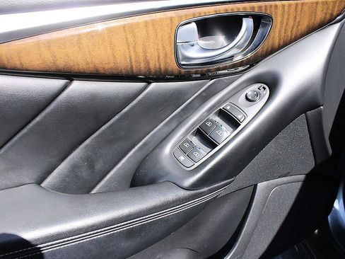 Used 2018 INFINITI Q50 Luxe w/ Essential Package (2.0T Luxe) image 9