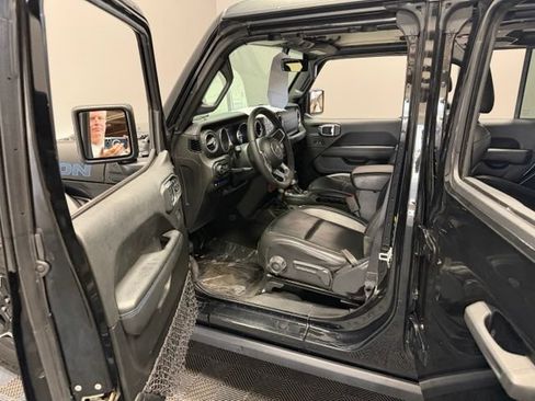 Used 2022 Jeep Wrangler Unlimited Rubicon 4xe w/ Cold Weather Group AWD/4WD image 14