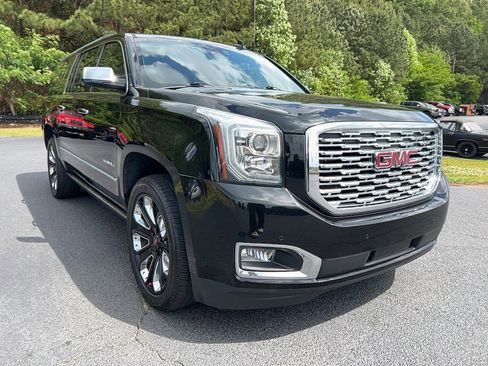 Used 2019 GMC Yukon XL Denali w/ Denali Ultimate Package RWD image 3