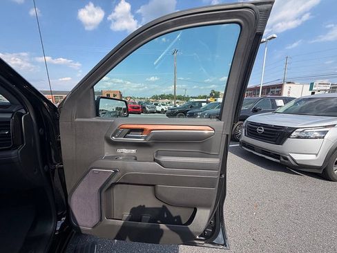 Certified 2023 GMC Sierra 1500 Denali w/ Denali Reserve Package AWD/4WD image 30