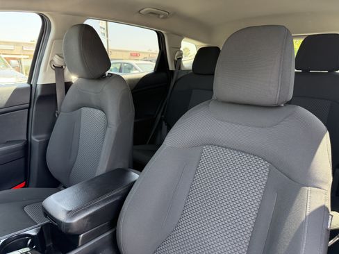 Used 2025 Kia Sportage LX FWD image 16