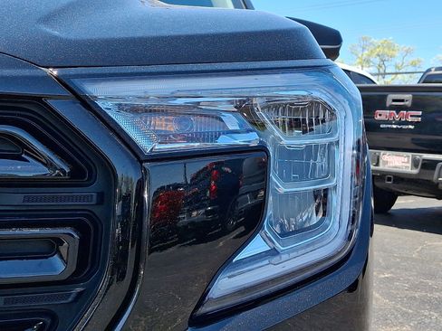Used 2023 GMC Terrain SLT w/ Infotainment Package II AWD/4WD image 9
