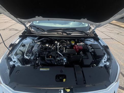 Used 2025 Nissan Sentra SV FWD image 31