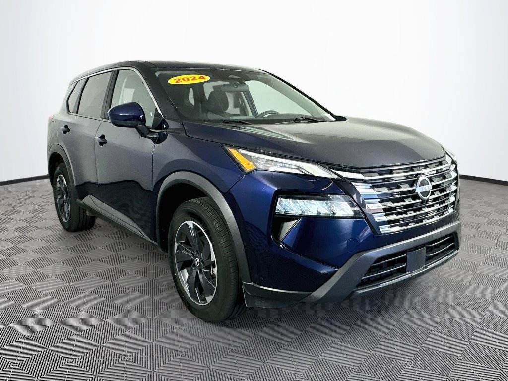 Used 2024 Nissan Rogue SV FWD image 2