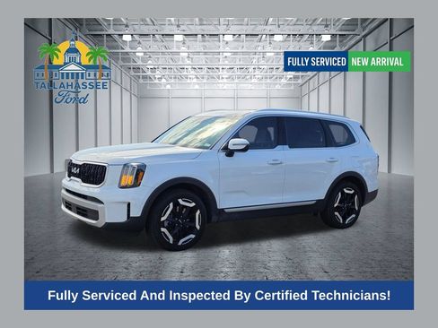 Used 2024 Kia Telluride EX w/ EX Captain's Chair Package FWD image 1