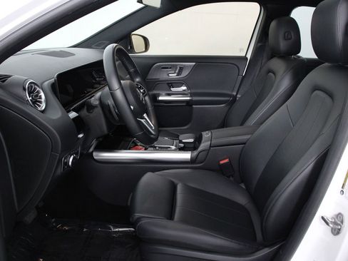 Used 2022 Mercedes-Benz GLA 250 4MATIC image 31