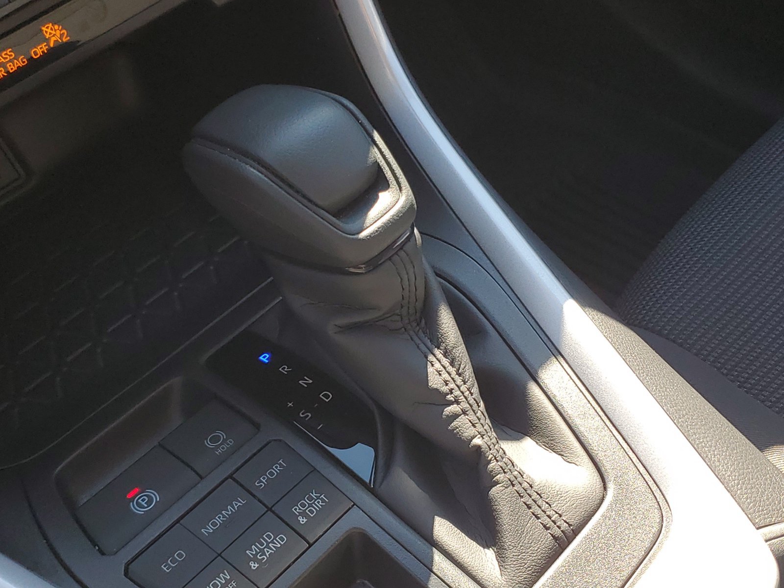 Used 2025 Toyota RAV4 LE AWD/4WD image 31