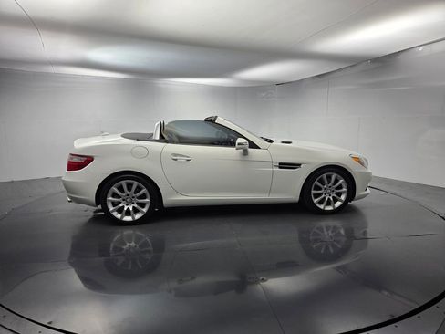 Used 2016 Mercedes-Benz SLK 300 image 13