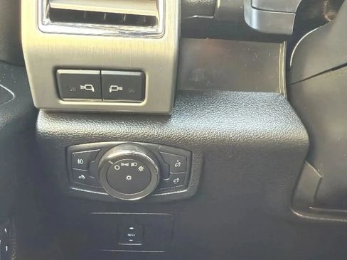 Used 2016 Ford F150 Platinum w/ Equipment Group 701A Luxury AWD/4WD image 14