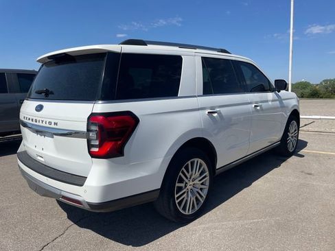 Used 2023 Ford Expedition Limited RWD image 4