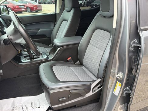 Used 2019 Chevrolet Colorado Z71 RWD image 11