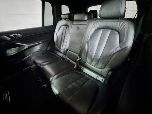 Used 2020 BMW X7 M50i w/ Dynamic Handling Package image 23