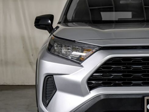 Used 2022 Toyota RAV4 LE image 38