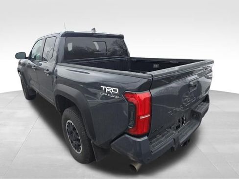 Used 2024 Toyota Tacoma TRD Off-Road w/ TRD Off Road Premium Package image 4