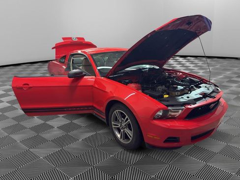 Used 2010 Ford Mustang Premium image 8