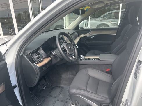 Certified 2025 Volvo XC90 B6 Plus AWD/4WD image 17