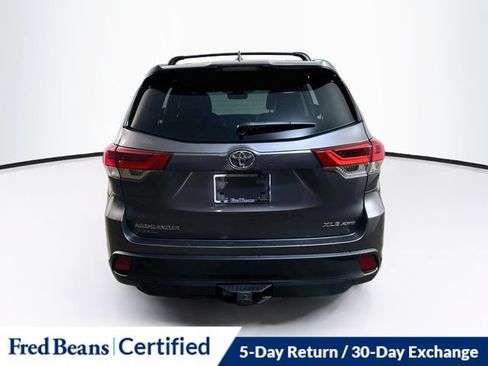Used 2019 Toyota Highlander XLE AWD/4WD image 11