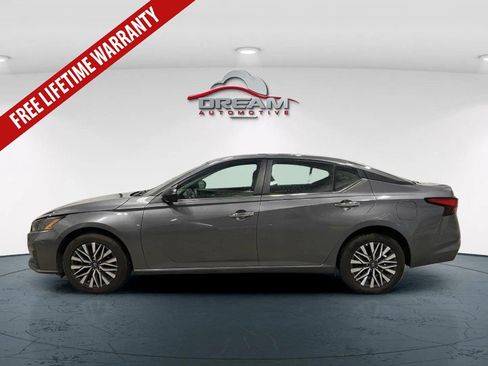 Used 2025 Nissan Altima 2.5 SV AWD/4WD image 18