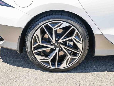 Used 2025 Hyundai Ioniq 6 SEL image 11