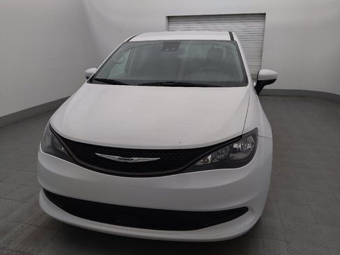 Used 2023 Chrysler Voyager LX FWD image 15