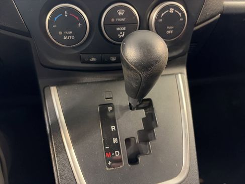 Used 2012 MAZDA MAZDA5 Sport image 25
