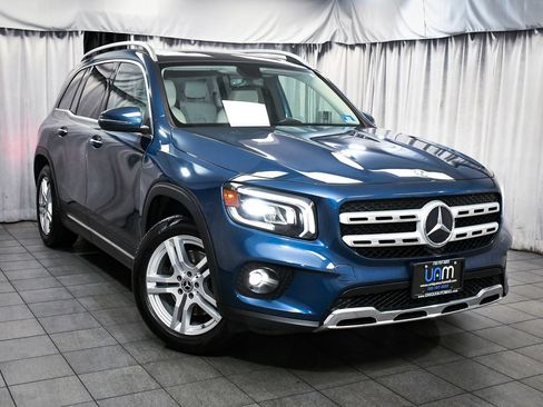 Used 2020 Mercedes-Benz GLB 250 4MATIC image 3