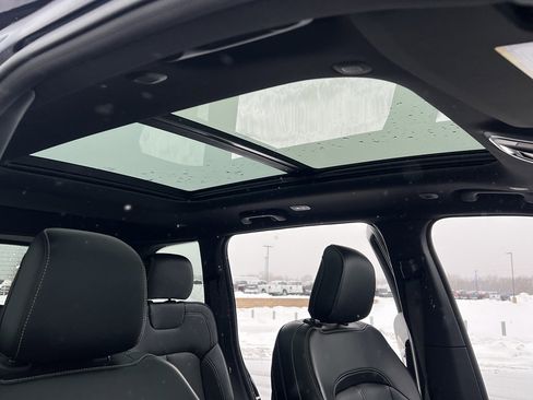 Used 2024 Jeep Grand Cherokee Limited w/ Black Appearance Package image 30