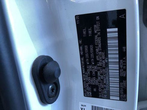Certified 2021 Toyota Highlander Limited FWD image 33