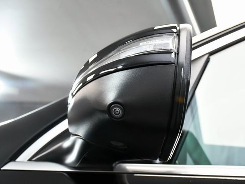 Used 2025 Mercedes-Benz GLS 450 GLS 450 image 96