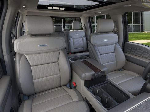 New 2026 Ford F450 Platinum w/ Platinum Plus Package image 10