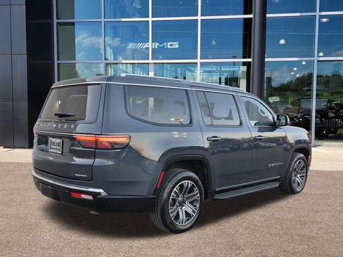 Used 2024 Jeep Wagoneer Series II w/ Flexible Seating Group image 5