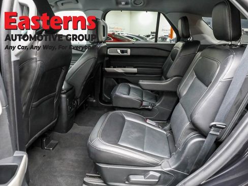 Used 2022 Ford Explorer Limited w/ Equipment Group 301A AWD/4WD image 22