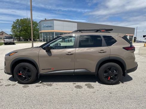 Used 2025 Nissan Rogue SV AWD/4WD image 6