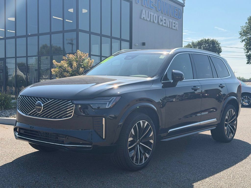 Used 2026 Volvo XC90 B6 Plus w/ Protection Package Premier AWD/4WD image 1