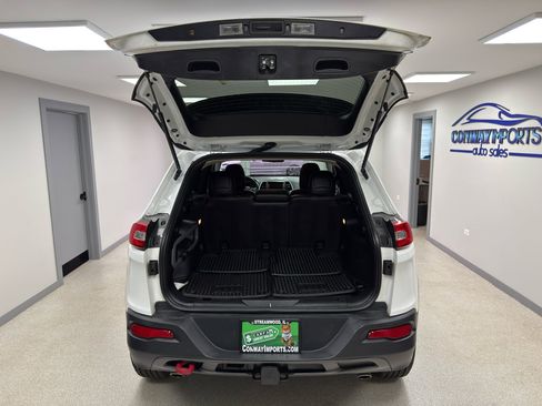 Used 2016 Jeep Cherokee Trailhawk w/ Leather Interior Group image 37