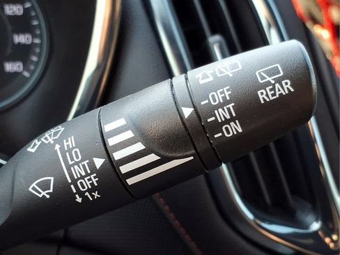 Used 2024 Chevrolet Equinox RS FWD image 28