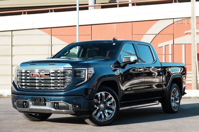 Used 2023 GMC Sierra 1500 Denali w/ Denali Reserve Package AWD/4WD image 7