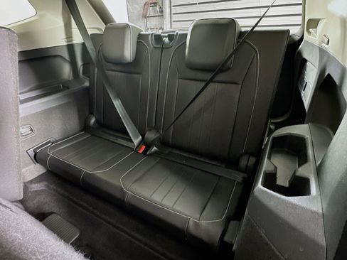 Used 2024 Volkswagen Tiguan SE image 28