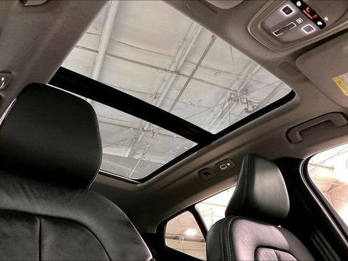 Certified 2023 Volvo XC40 B5 Plus w/ Driver Assist Package AWD/4WD image 25