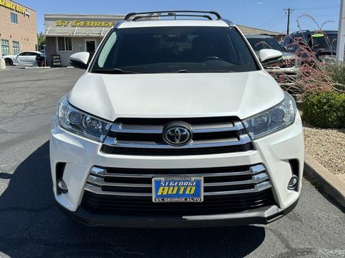 Used 2019 Toyota Highlander Limited w/ Carpet Mat Package (TMS) AWD/4WD image 8