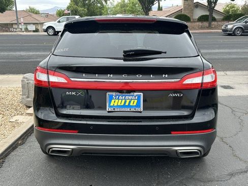 Used 2016 Lincoln MKX Reserve AWD/4WD image 4