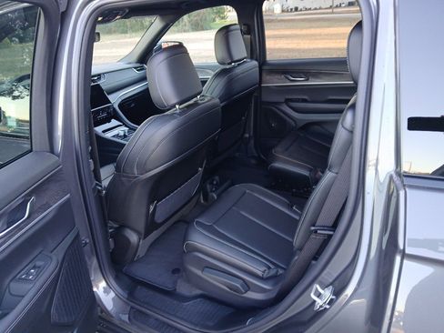 New 2025 Jeep Grand Cherokee L Limited image 26