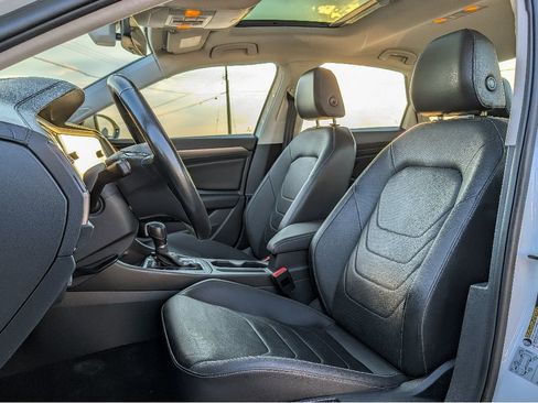Used 2019 Volkswagen Jetta R-Line FWD image 15