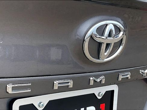 Used 2024 Toyota Camry SE image 29