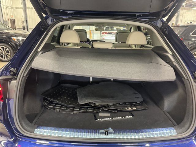Certified 2023 Audi Q3 2.0T Premium w/ Convenience Package AWD/4WD image 34