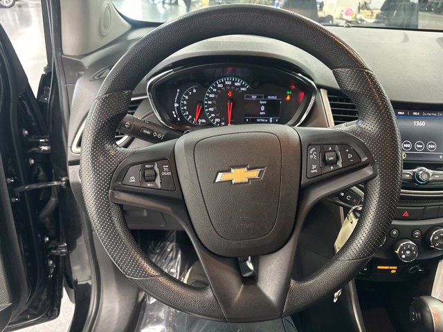 Used 2020 Chevrolet Trax LT FWD image 12