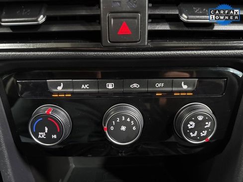 Used 2023 Volkswagen Taos SE w/ Black Wheel Package image 22