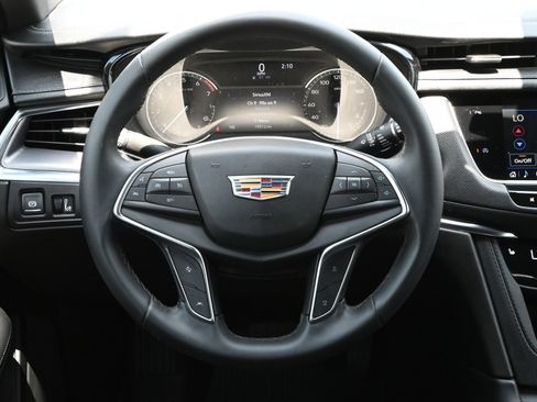 Used 2025 Cadillac XT5 Luxury w/ LPO, Floor Liner Package FWD image 11